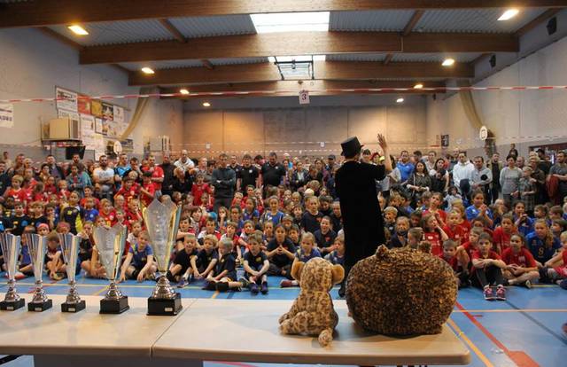 Volley Fun Cup (monkeys) is a volley team. They are using SportEasy, the best web and mobile app to manage any sports team (football, soccer, rugby, basketball, baseball, hockey, volleyball...). Coaches and managers can organize the games and practices or send group messages to their players. Players have convenient access to their schedule or statistics. SportEasy is free and available online and there’s an app for iPhone and Android.