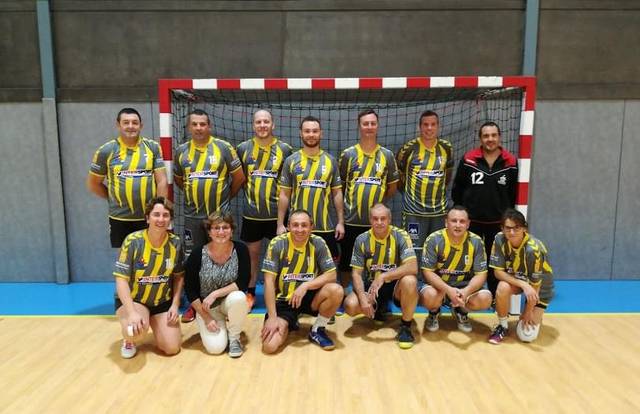 Loisirs is a handball team. They are using SportEasy, the best web and mobile app to manage any sports team (football, soccer, rugby, basketball, baseball, hockey, volleyball...). Coaches and managers can organize the games and practices or send group messages to their players. Players have convenient access to their schedule or statistics. SportEasy is free and available online and there’s an app for iPhone and Android.