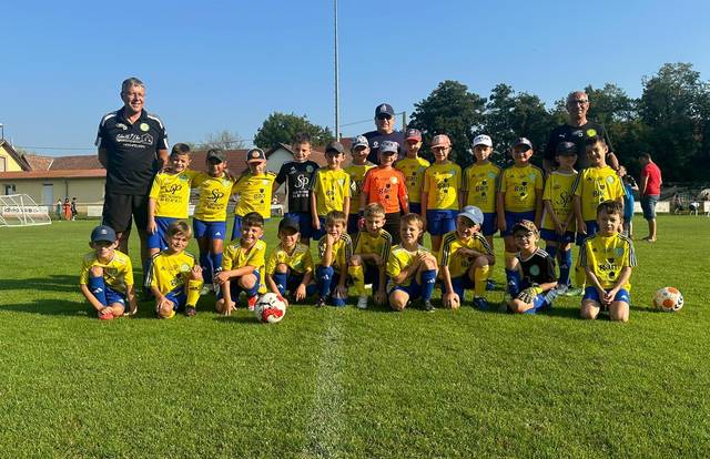 L'équipe FC ZORNTHAL U8/U9 est une équipe de football. Elle utlise SportEasy qui est l'appli de référence pour organiser vos matchs & entraînements et gérer votre équipe de foot, rugby, basket ou tout autre sport. Gratuit, SportEasy est disponible sur le web, sur iPhone et sur Android.