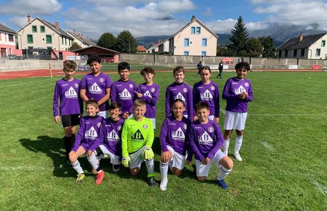 U13 Claix Football is a football team. They are using SportEasy, the best web and mobile app to manage any sports team (football, soccer, rugby, basketball, baseball, hockey, volleyball...). Coaches and managers can organize the games and practices or send group messages to their players. Players have convenient access to their schedule or statistics. SportEasy is free and available online and there’s an app for iPhone and Android.