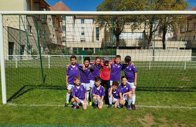 U10-U11 Claix Football is a football team. They are using SportEasy, the best web and mobile app to manage any sports team (football, soccer, rugby, basketball, baseball, hockey, volleyball...). Coaches and managers can organize the games and practices or send group messages to their players. Players have convenient access to their schedule or statistics. SportEasy is free and available online and there’s an app for iPhone and Android.