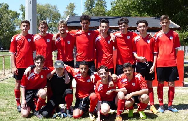 SC REPOS VITROLLES is a football team. They are using SportEasy, the best web and mobile app to manage any sports team (football, soccer, rugby, basketball, baseball, hockey, volleyball...). Coaches and managers can organize the games and practices or send group messages to their players. Players have convenient access to their schedule or statistics. SportEasy is free and available online and there’s an app for iPhone and Android.