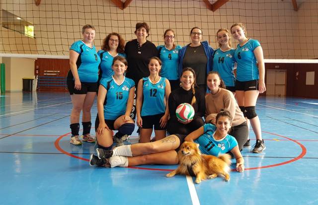 InterDep Filles Rieux2 is a volley team. They are using SportEasy, the best web and mobile app to manage any sports team (football, soccer, rugby, basketball, baseball, hockey, volleyball...). Coaches and managers can organize the games and practices or send group messages to their players. Players have convenient access to their schedule or statistics. SportEasy is free and available online and there’s an app for iPhone and Android.