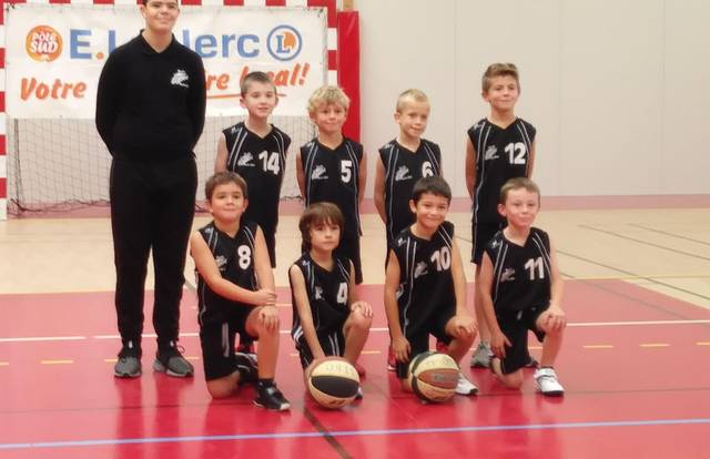 BCBG - U9M2 is a basket team. They are using SportEasy, the best web and mobile app to manage any sports team (football, soccer, rugby, basketball, baseball, hockey, volleyball...). Coaches and managers can organize the games and practices or send group messages to their players. Players have convenient access to their schedule or statistics. SportEasy is free and available online and there’s an app for iPhone and Android.