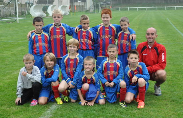 US VERMELLES U9 is a football team. They are using SportEasy, the best web and mobile app to manage any sports team (football, soccer, rugby, basketball, baseball, hockey, volleyball...). Coaches and managers can organize the games and practices or send group messages to their players. Players have convenient access to their schedule or statistics. SportEasy is free and available online and there’s an app for iPhone and Android.
