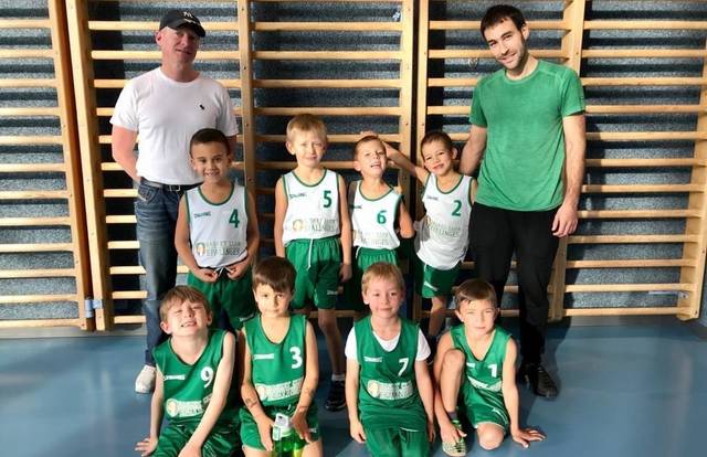 BASKET EPALINGES - U8 SAISON 2021-2022 is a basket team. They are using SportEasy, the best web and mobile app to manage any sports team (football, soccer, rugby, basketball, baseball, hockey, volleyball...). Coaches and managers can organize the games and practices or send group messages to their players. Players have convenient access to their schedule or statistics. SportEasy is free and available online and there’s an app for iPhone and Android.