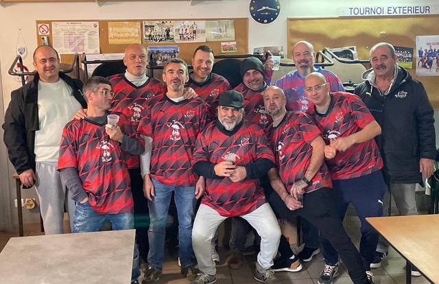 L'équipe Vétérans est une équipe de football. Elle utlise SportEasy qui est l'appli de référence pour organiser vos matchs & entraînements et gérer votre équipe de foot, rugby, basket ou tout autre sport. Gratuit, SportEasy est disponible sur le web, sur iPhone et sur Android.