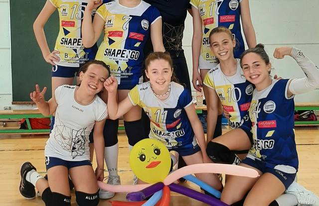 P 4 dames is a volley team. They are using SportEasy, the best web and mobile app to manage any sports team (football, soccer, rugby, basketball, baseball, hockey, volleyball...). Coaches and managers can organize the games and practices or send group messages to their players. Players have convenient access to their schedule or statistics. SportEasy is free and available online and there’s an app for iPhone and Android.