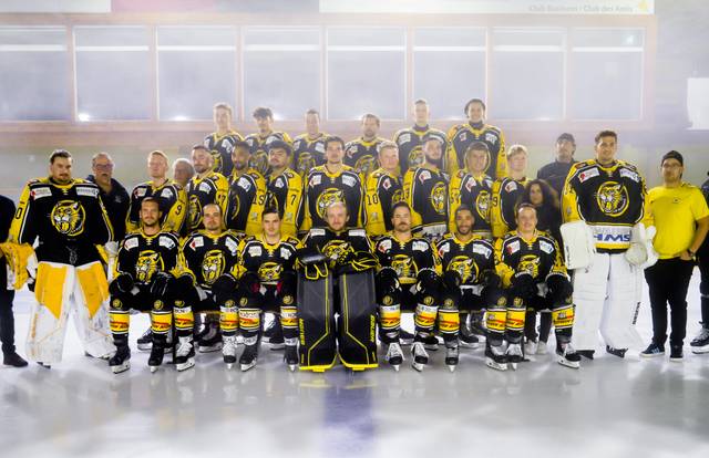 1ère Equipe is a ice_hockey team. They are using SportEasy, the best web and mobile app to manage any sports team (football, soccer, rugby, basketball, baseball, hockey, volleyball...). Coaches and managers can organize the games and practices or send group messages to their players. Players have convenient access to their schedule or statistics. SportEasy is free and available online and there’s an app for iPhone and Android.