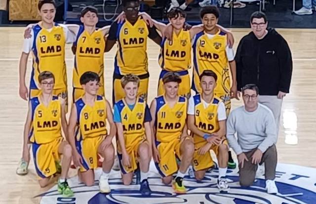 U15M - MINIMES is a basket team. They are using SportEasy, the best web and mobile app to manage any sports team (football, soccer, rugby, basketball, baseball, hockey, volleyball...). Coaches and managers can organize the games and practices or send group messages to their players. Players have convenient access to their schedule or statistics. SportEasy is free and available online and there’s an app for iPhone and Android.