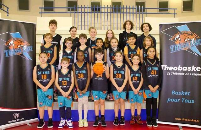 U11 is a basket team. They are using SportEasy, the best web and mobile app to manage any sports team (football, soccer, rugby, basketball, baseball, hockey, volleyball...). Coaches and managers can organize the games and practices or send group messages to their players. Players have convenient access to their schedule or statistics. SportEasy is free and available online and there’s an app for iPhone and Android.